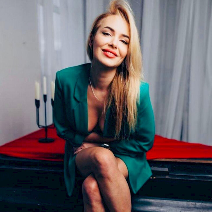 Alina, die Schönheit in Ulm 