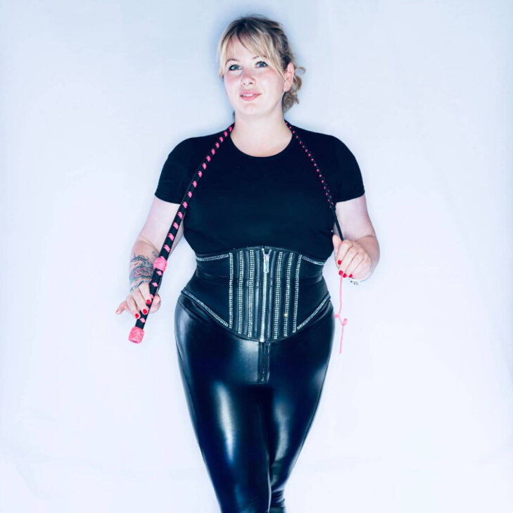Lady Diamond, Switcherin - Therapeutische Genitalmasseurin