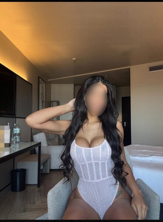 Chiara, Sinnliche Berührung & echte Verbindung in München - Moosfeld-Riem
