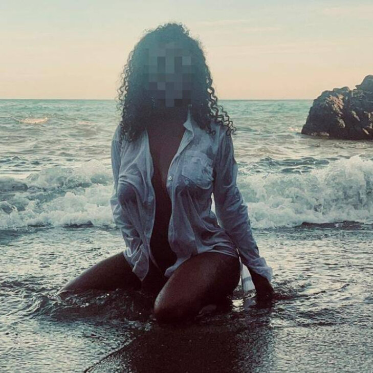Naomi, hübsches Black Girl massiert in München