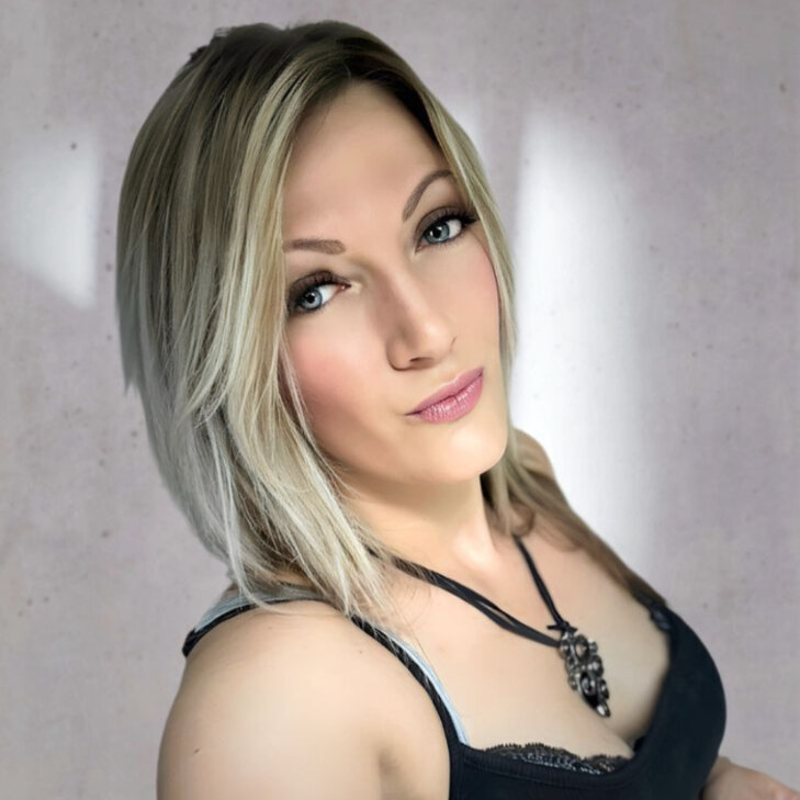 Hanna Engelss, Professionelle Begleitung mit Herz, Leidenschaft und Erfahrung in München - Obersendling