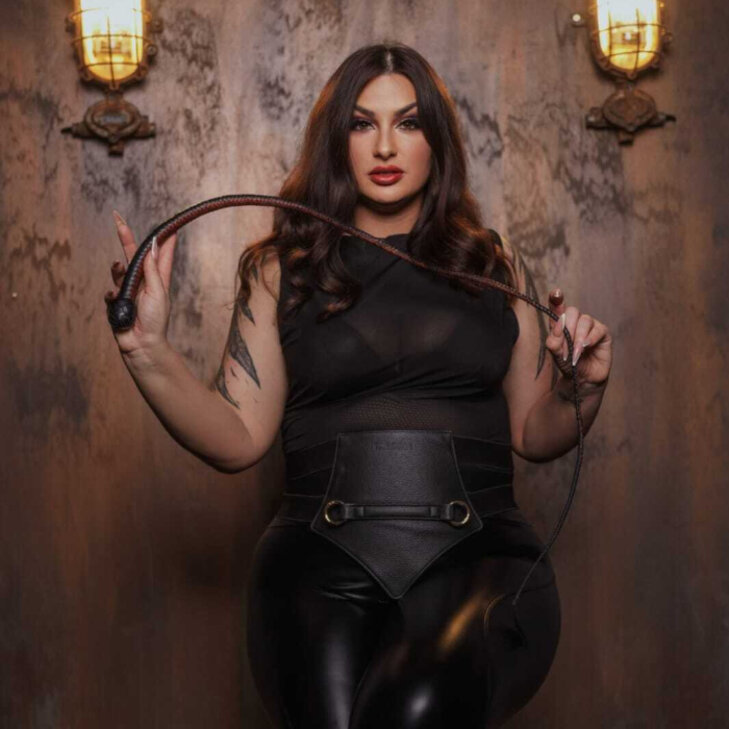 Miya Amanda Nyx, Göttin der Nacht. Sadistin mit Verstand! in München - Schwabing