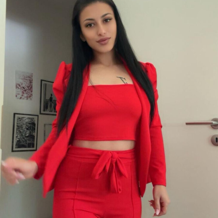 Stefania, sxxy Modell