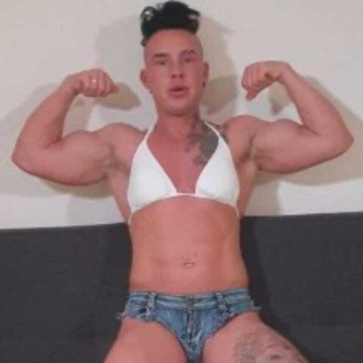 dominante Bodybuilderin, leidenschaftlich und süß