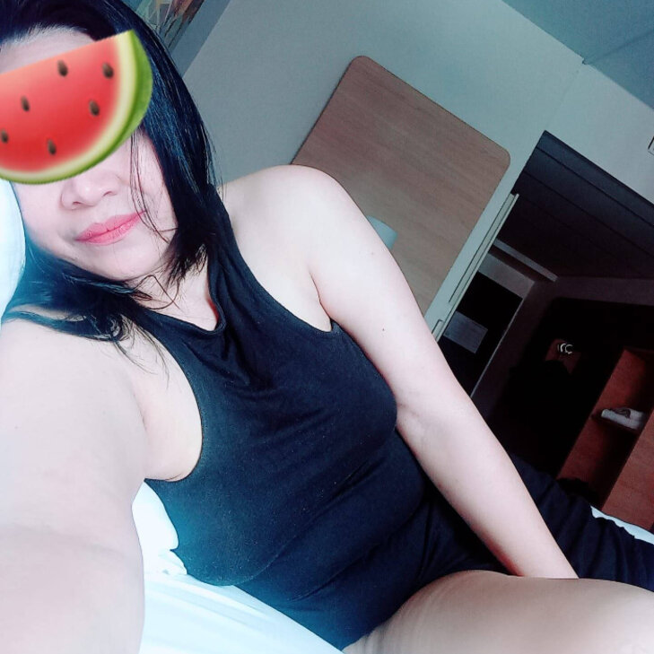 Su, eine gelernte Masseurin in München