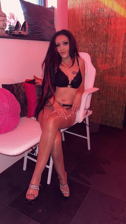 Scarlett, eine erfahrene Masseurin in Ulm 