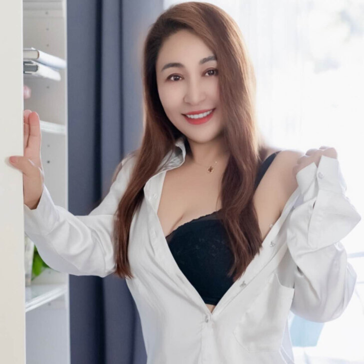 Luna, eine wunderschöne Asiatain in München - Bogenhausen