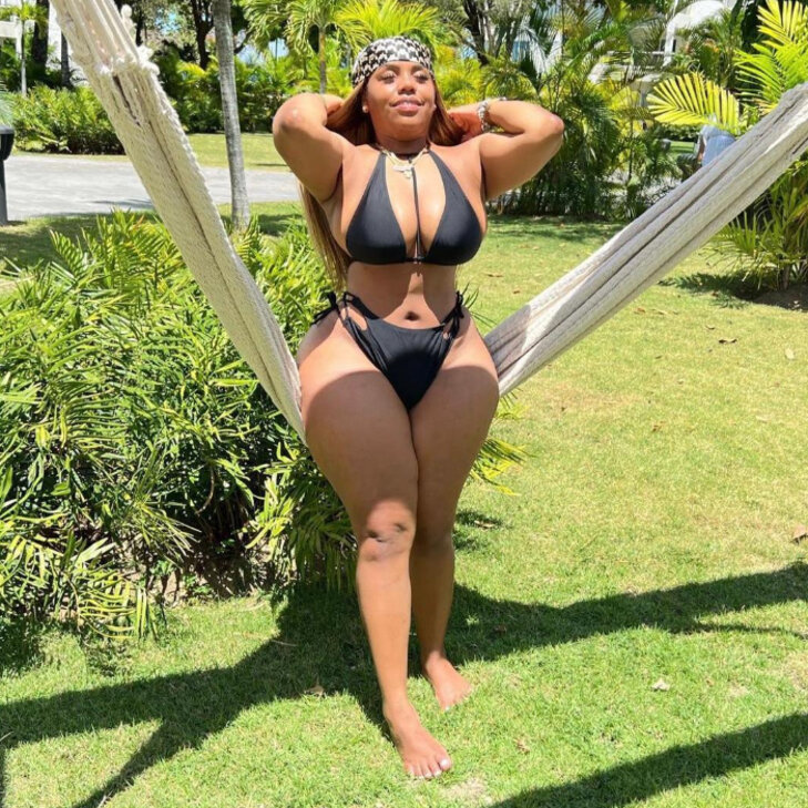 Katy, griffiges Latina-Girl