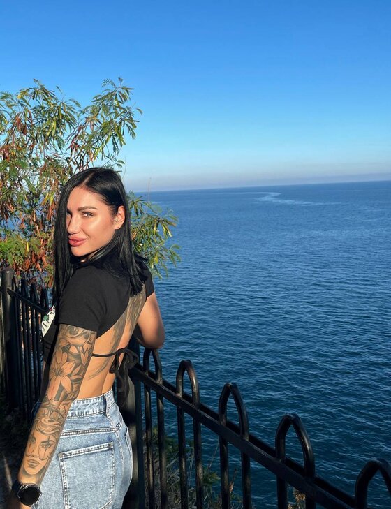 Diana, Dein zuckersüßes Geheimnis mit den schwarzen Seidenhaaren in München - Moosach