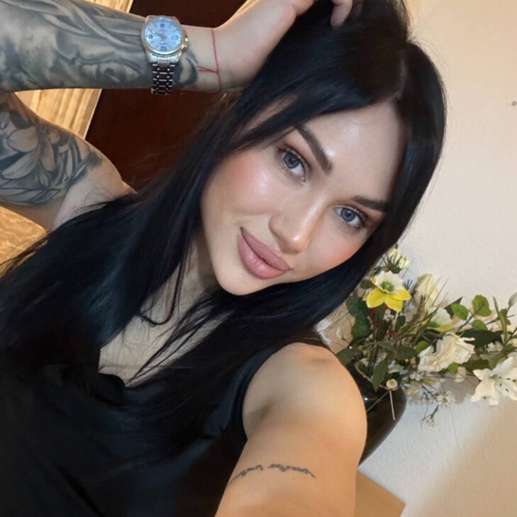 Diana, Dein zuckersüßes Geheimnis mit den schwarzen Seidenhaaren in München - Moosach