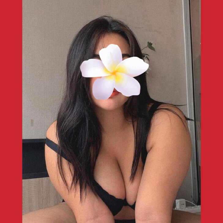 Nancy, leidenschaftliche Massagefee in München