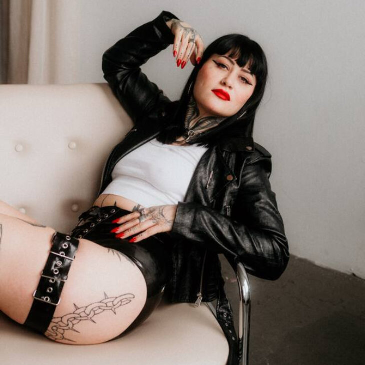 Miss Rosi Riot, erot., berührbare Dominanz in München - Schwabing