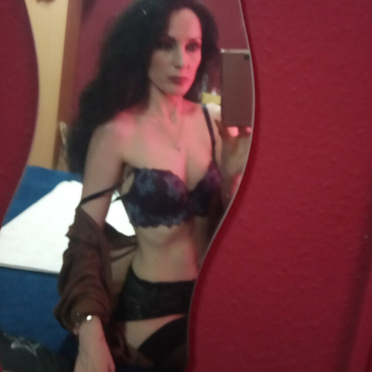 Zita, Body to Bodymassage in Augsburg