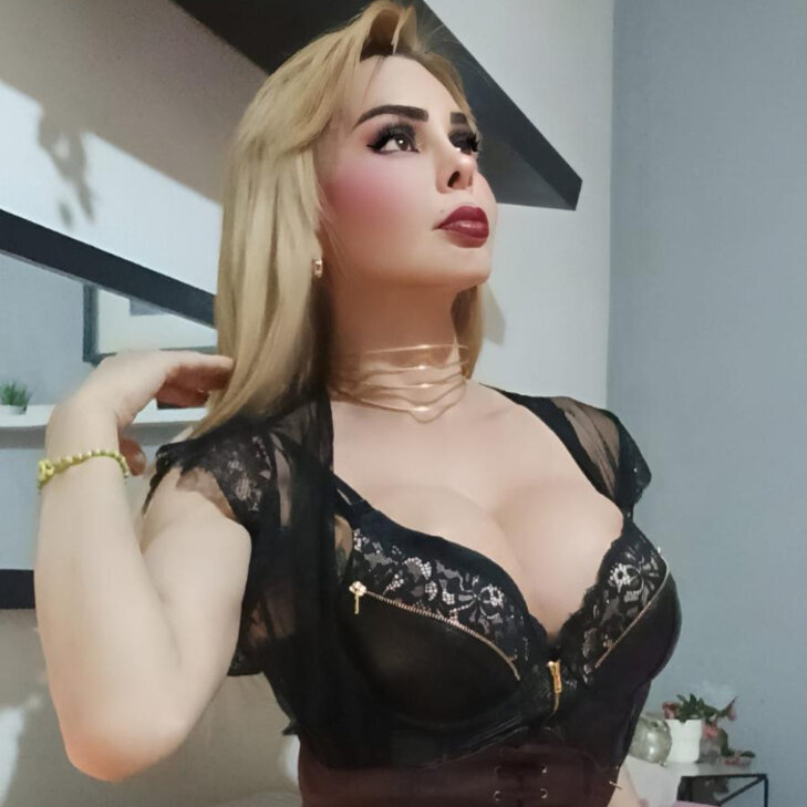 TS Alison Miller, eine elegante Transfrau in München - Obersendling