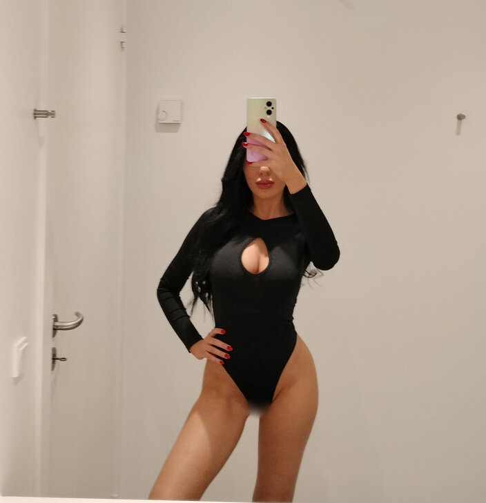 Kate, Massage und GF6 in München - Schwabing