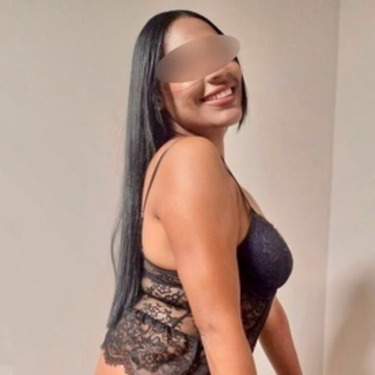 Camila, süß, zart, feminin in Ulm 