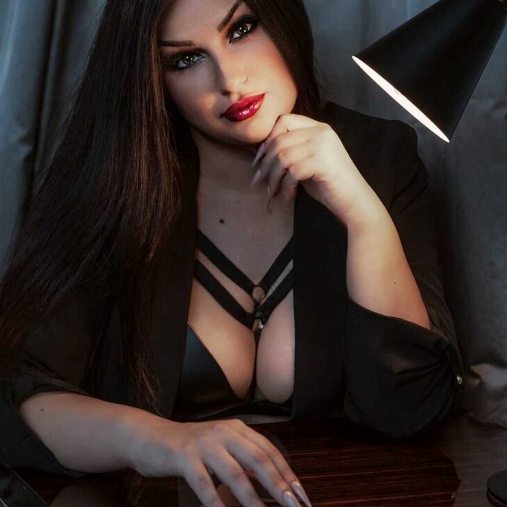 Miya Amanda Nyx, Goddess of night, destruction & creation in Hamburg