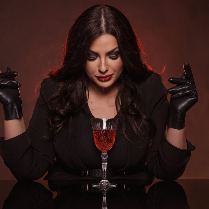 Miya Amanda Nyx, Goddess of night, destruction & creation in Hamburg