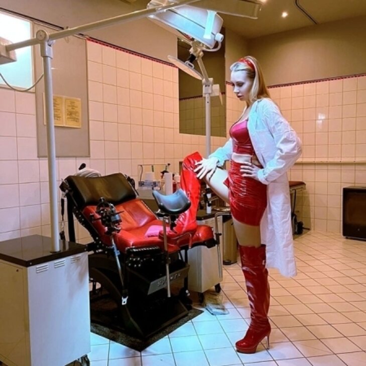 Frau Dr. Cora, Clinic in Karlsruhe