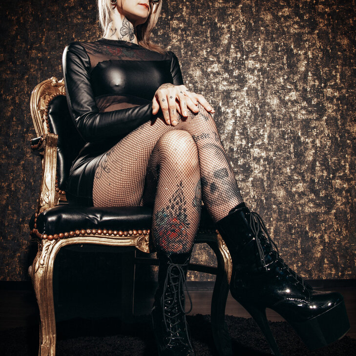 Mary Mad Lane, Farting- und KV-Queen in Hamburg