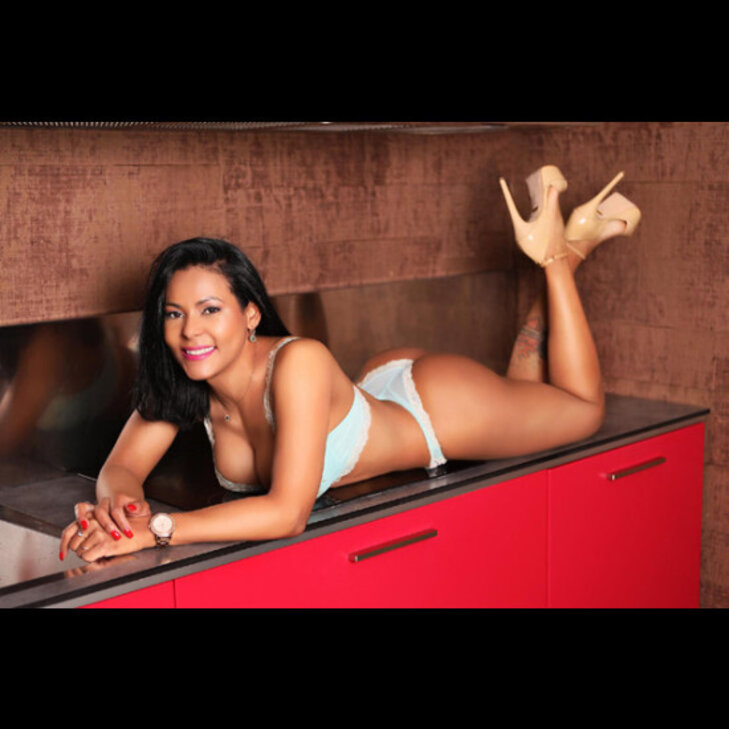 Alina Brasil, Di-So * 1A Service!