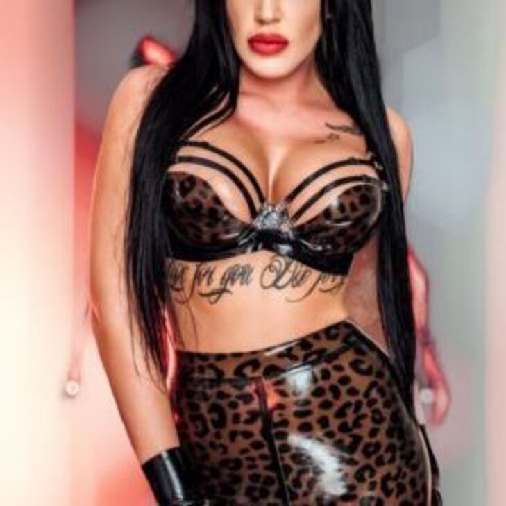 Domina Jenna Rouge in Stuttgart