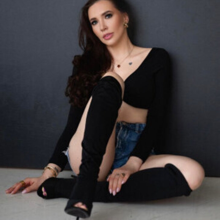 Nora, Traumfhaftes Model Nora! Jetzt im Hostessen House! NEU