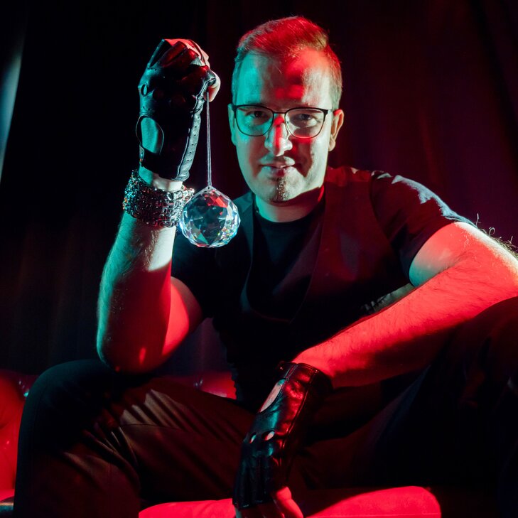 Mentor Chris, Hypnotische sanfte Dominanz in Berlin