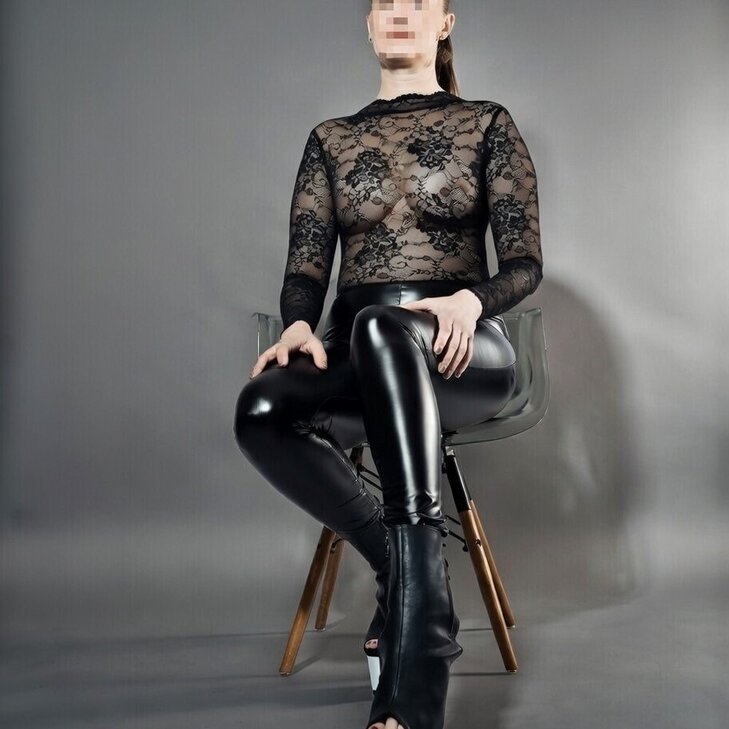 Vira van Dyk, Bizarrlady - Intensive Herrin mit Leidenschaft in Hamburg