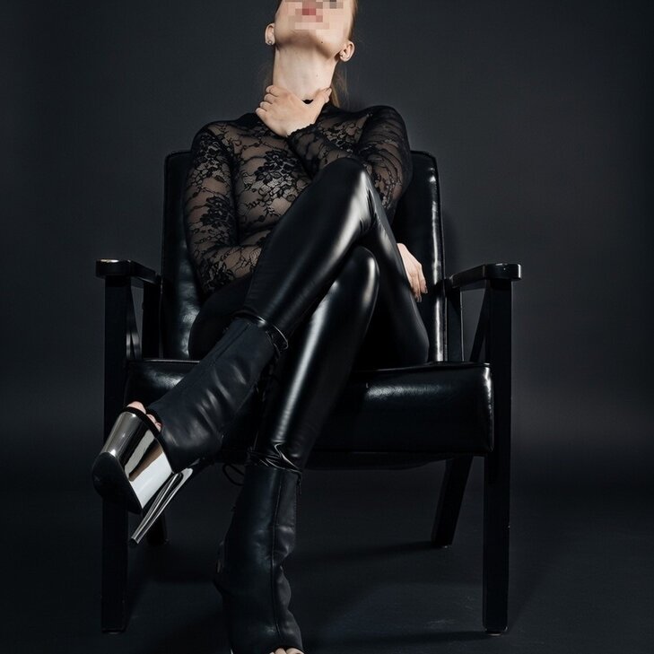 Vira van Dyk, Bizarrlady - Intensive Herrin mit Leidenschaft in Hamburg