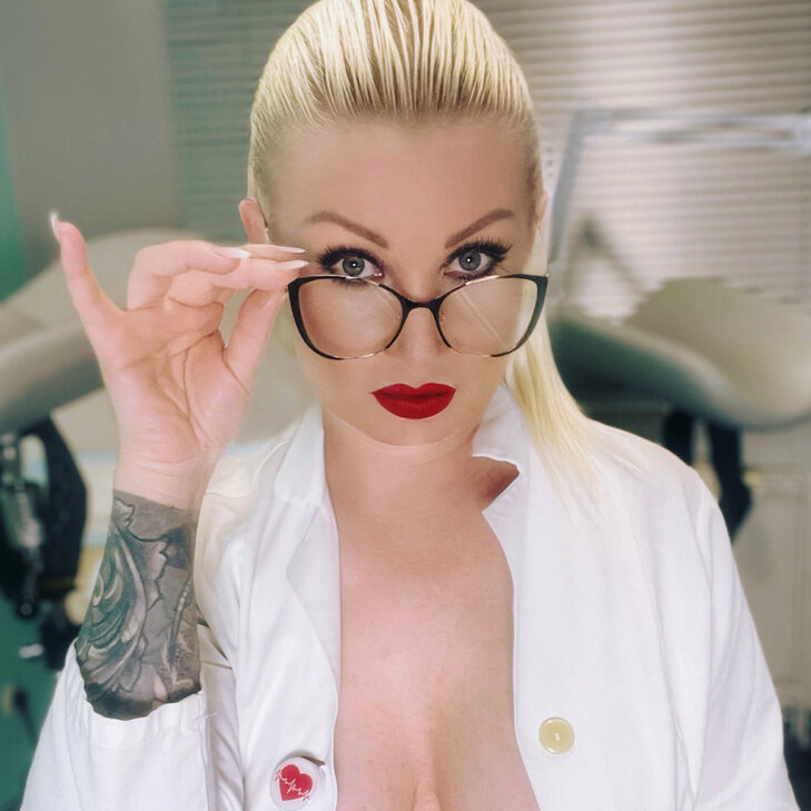 Victoria Violence (Münster), berührbar und unnachgiebig - erfahrene Klinikerin in Berlin