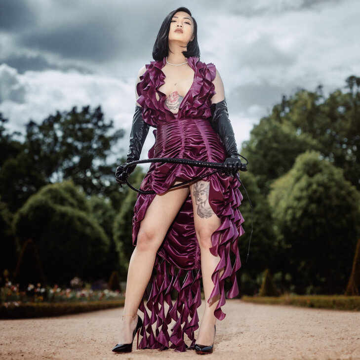 Lady Akita, Deine führende Dominanz in Berlin