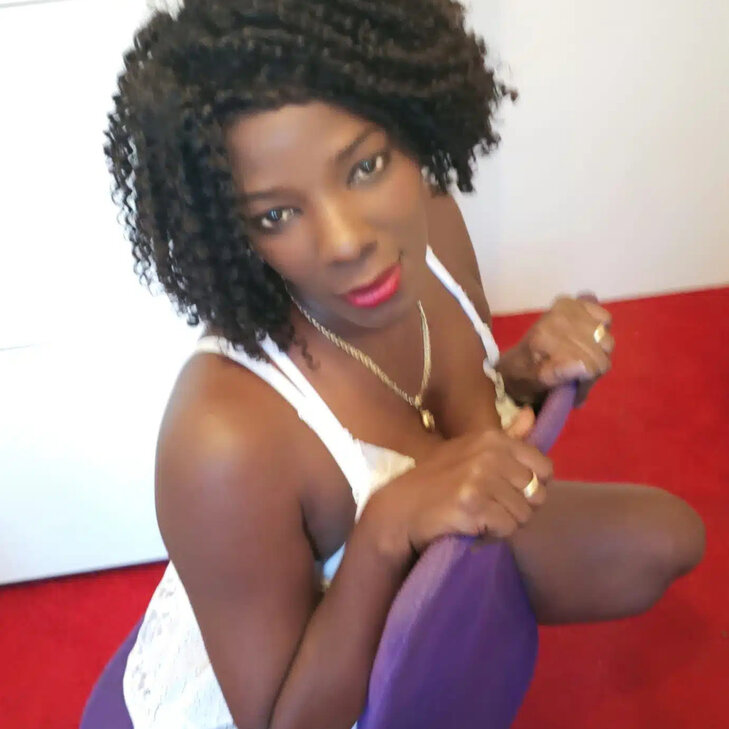 NEU Naomi (29) in Berlin