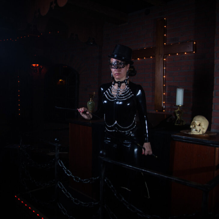 Gast-Domina Lady Dark, Domina in Hamburg
