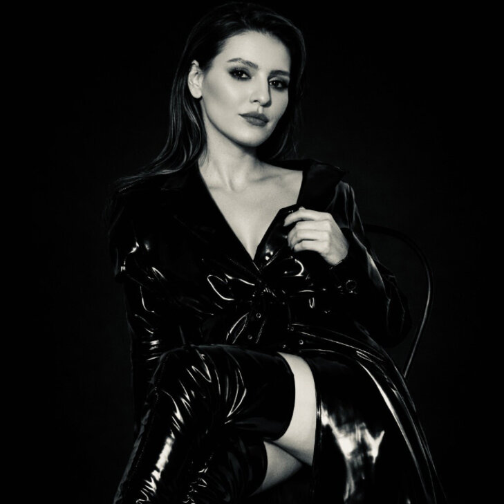 Gina Doll, Exklusive Fetishlady in München