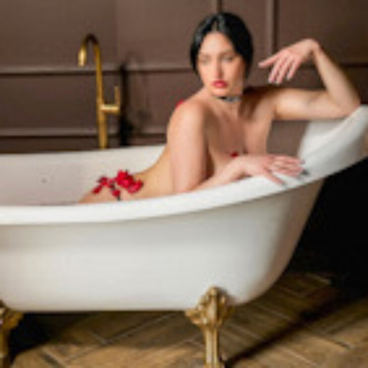 Alisa, Massage Session für Genießer NUR MIT TERMIN in München - Moosfeld-Riem