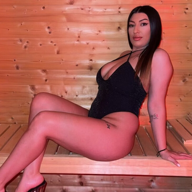 Melly, ein sinnliches und wildes Model in München - Schwabing
