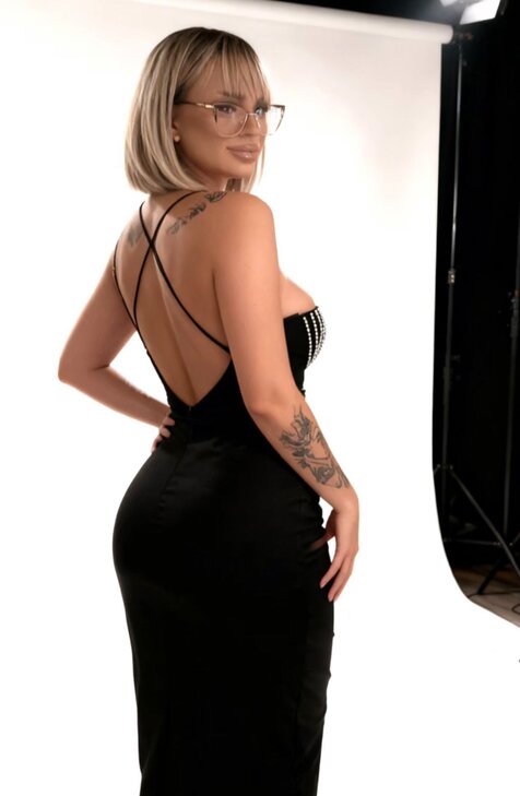 Mady, blondes Girlie in München - Westend