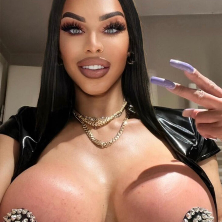 TS Vanessa XXL, sehr feminin in Augsburg