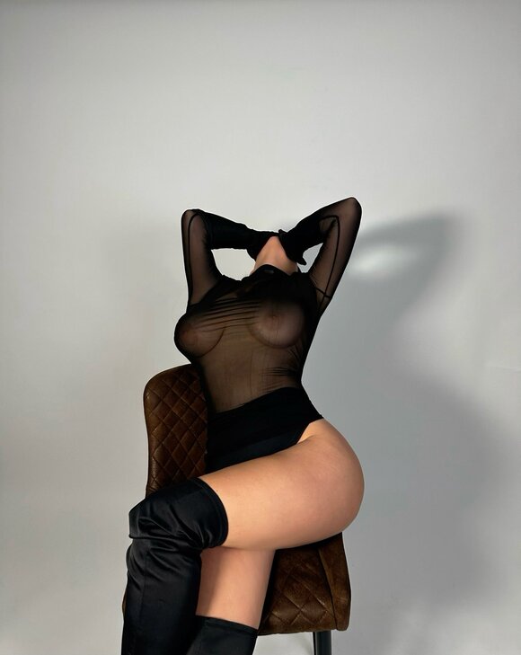 Raffaela, süße Erotik-Masseurin in München