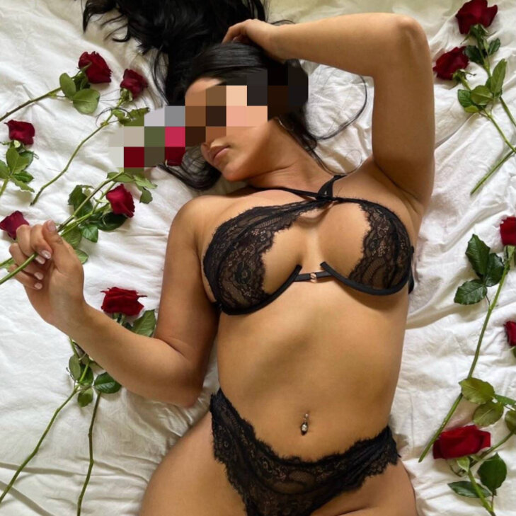 Elena, süße Erotik-Masseurin in München
