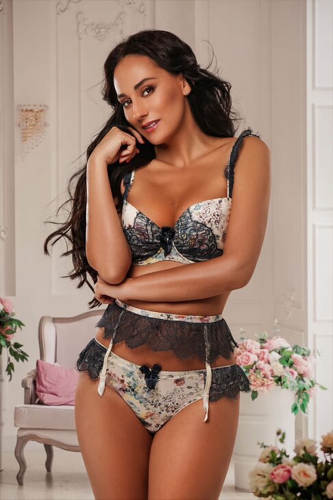 Valeriana, hinreißendes Girl in München - Pasing