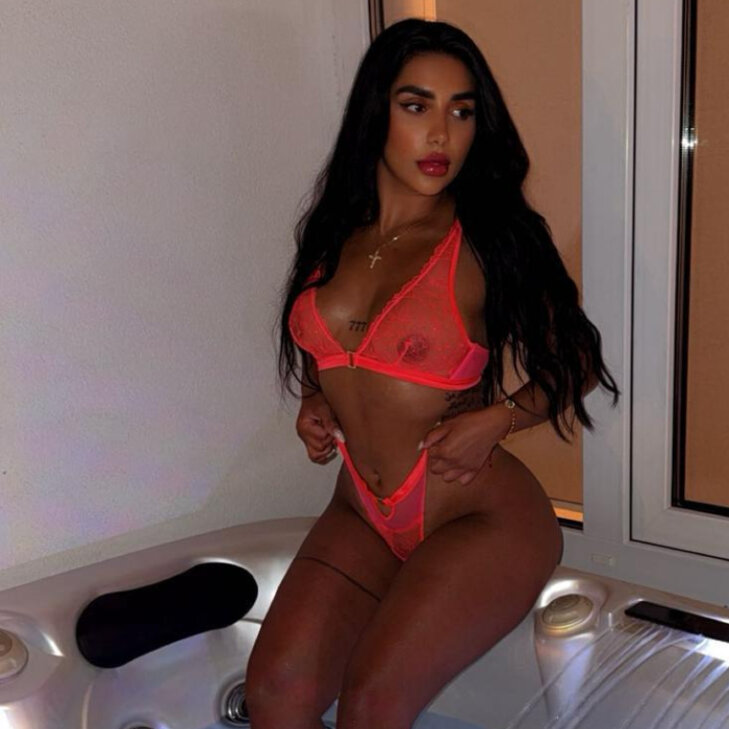 Amira, Massage Fee, extrem SXXY in München - Moosfeld-Riem