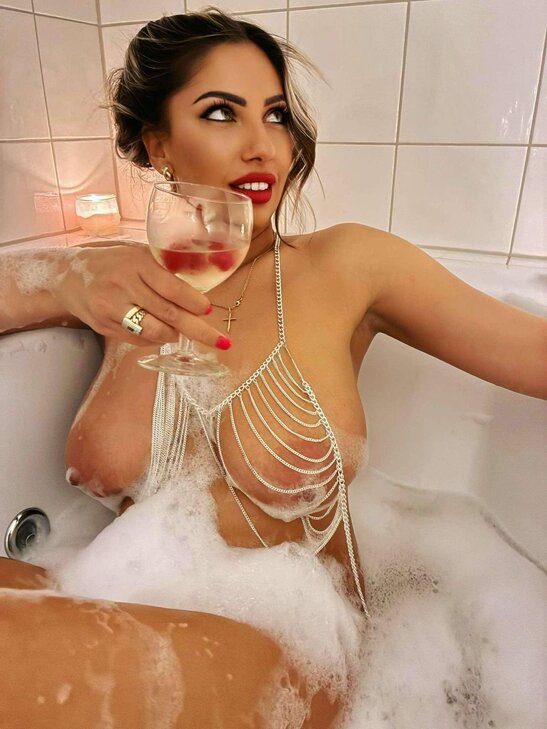 Natascha, junge sxxy Lady in München - Schwabing