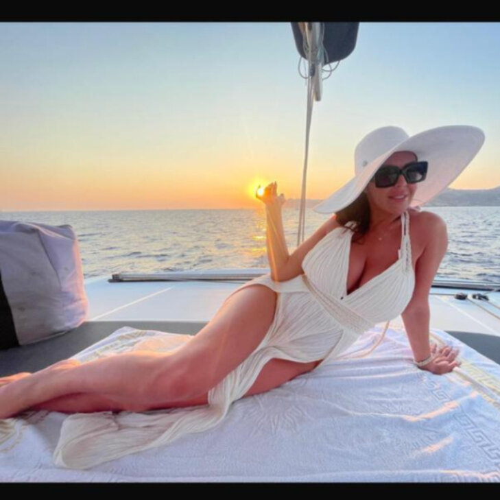 Lora, Elegant und erotisch in München